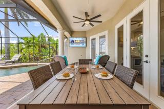 Luxury all around, Dock, Tiki Hut, Heated Pool - Villa Sheral - Roelens - Cape Coral - 0