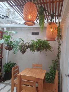 Casa Hotel avenida 22 cerca a escenario deportivos iglesias y clinicas Cra17a21a 27 - 3