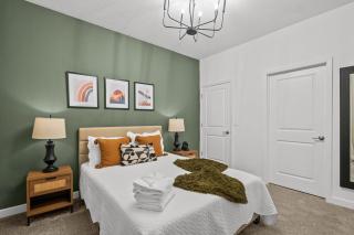 Amazing 4 Bed home w private Pool close to Disney 1180KING - Kissimmee - 4