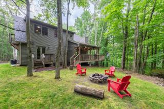 Bear Trail Chalet by AvantStay Retreat w Outdoor Living Deck Fire Pit - Arrowhead Lake - 9