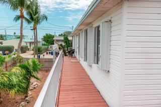 Near Beach Hot Tub Pet-Friendly - 8