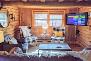 Hickory Cabin by AvantStay Firepit Hot Tub Game Room Great Location - Palmerton - 4