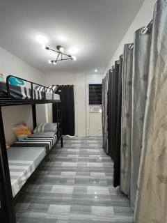 The WhiteHouse Inn - 1