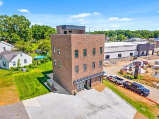 The Spot, by Johnathan Located at 281 Liberty Pkwy - Clarksville - 2