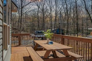 Hickory Haven by AvantStay Hot Tub Game Room Theater Deck - Albrightsville - 6