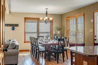 Hickory Haven by AvantStay Hot Tub Game Room Theater Deck - Albrightsville - 3