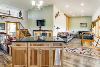 5 Mi to Lake Secluded Pinedale Retreat with Sauna! - 6