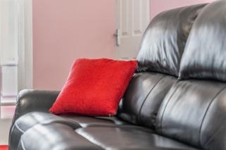 Modern 4-Bed Serviced Apartment- Free Parking Wi-Fi - Near CBS Arena -M6 -UHCW - 8