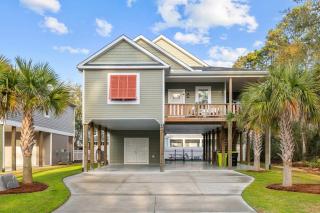 Modern Family Retreat - Hot Tub and Fire Pit - Oak Island - 0