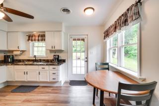 Fish, Hunt and Hike Pet-Friendly Home in Allenwood - Allenwood - 9