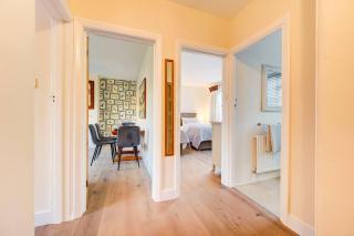 Charming Pitshanger Apartment - London - 4