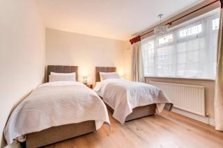 Charming Pitshanger Apartment - 8