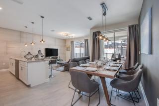 Last Minute Disney Getaway! Private Pool, Hot Tub & Games Room. Book Now! #24490 - 5