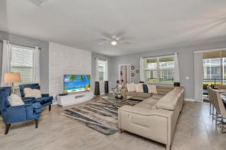 Last Minute Disney Getaway! Private Pool, Hot Tub & Games Room. Book Now! #30570 - 4