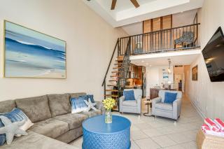 Walk to Beach Pool-View Condo in Galveston! - Galveston - 5