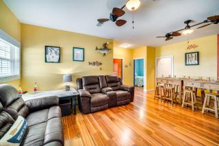 1 Mi to Lake Texoma Access Home with Deck - Kingston - 8