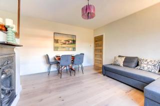 Charming Pitshanger Apartment - London - 3