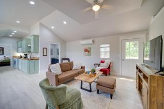 Cabin in Petrified Forest - Modern McAlester Gem! - - 0
