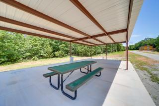 Cabin in Petrified Forest - Modern McAlester Gem! - - 8
