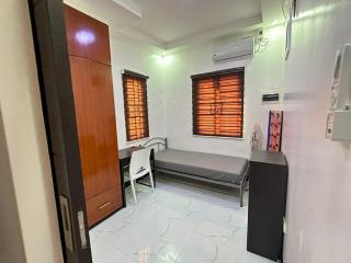 Stylish 3 Bedroom Home for Families & Groups - - 4