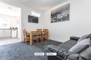 3BR House in Warrington Ideal for Contractors & Work Stays with Free WiFi and Free Street Parking - Warrington - 8