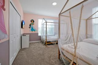 Serene Green Villa- Your Perfect Getaway Near All The Fun - 8