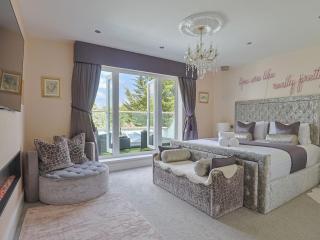 Pass the Keys Luxury Villa with Hot Tub - 5 minutes to Legoland - Windsor - 4