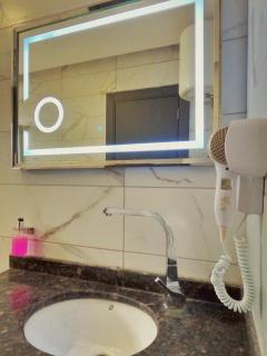 Holiday Season Hotel - 7