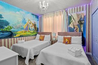 Luxury 5Bed Home with Pool and Game Room - 9