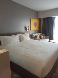 Luxury Suites with Pool & Gym Access at Novotel Residences Manila - Manila - 0