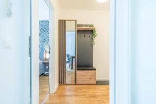 Sweet 1BR & 1LR with Balcony, 9-Min to City Center - Vienna - 7