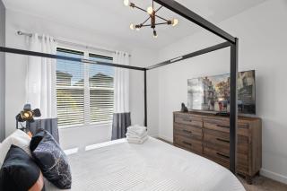 Chic 5Bed Retreat, Perfect for Family Getaway - 4