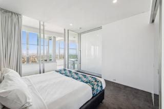 Sky Home on 54th Floor - Stunning South East Views - Gold Coast - 5