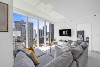 Wrap around Bay View, W Hotel Luxury 2BR 2BA, Pool, Spa, Free Gym Classes - 6
