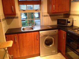 2 Bedroom Apartment in Broughton, Milton Keynes - Broughton - 1