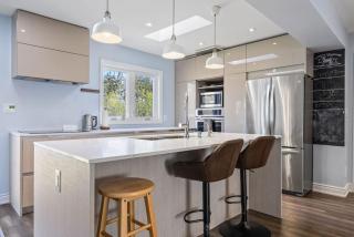 Modern 4BR with Parking 10 Min to YYZ Airport - Mississauga - 9