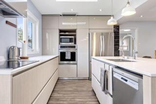 Modern 4BR with Parking 10 Min to YYZ Airport - Mississauga - 8