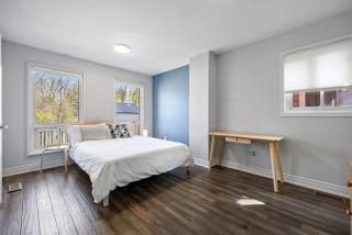 Modern 4BR with Parking 10 Min to YYZ Airport - Mississauga - 6