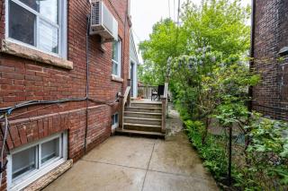 Cozy Retreat with 2BR, Smart TV, AC, and Laundry - 2