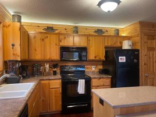 Large Pet-Friendly Family Cabins - 3