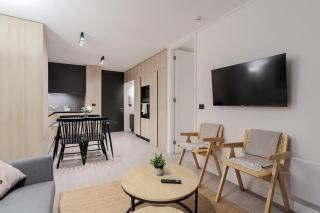 Prime Location In Las Condes Ideal For 3 - 0