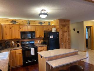 Perfect Getaway Cabin Near Lake Mille Lacs - Garrison - 5