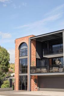 Light-Filled City Escape, Walk to Cafes and Parking - Launceston - 9