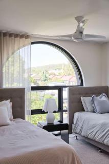 Light-Filled City Escape, Walk to Cafes and Parking - Launceston - 5