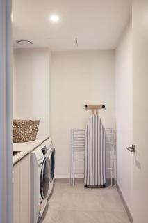 Light-Filled City Escape, Walk to Cafes and Parking - Launceston - 3