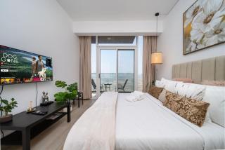 Luxury JVC Studio in a Great Location - 8