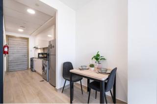 Luxury JVC Studio in a Great Location - 2