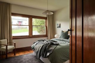 Mid-Century Modern Retreat - Kings Park - 9