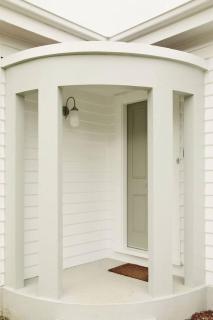 Mid-Century Modern Retreat - Kings Park - 3