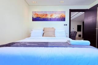 Seaview White 1Br Balcony - Manama - 6